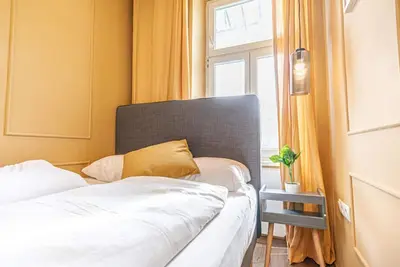 Group-Friendly 4br | Close to Westbahnhof