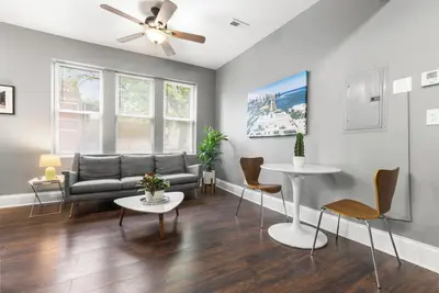 Image de Stylish 3-Br Humboldt Park Retreat, Walk to Parks/Transit