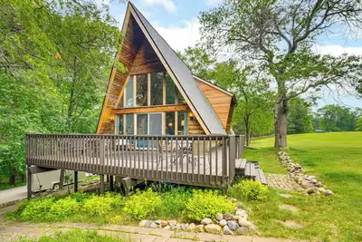 Image de Canal Across Street: Family Cabin in Breezy Point!