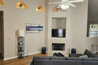 Image de Tranquil Oasis in Alabaster, Alabama - Stunning Single-Story Home