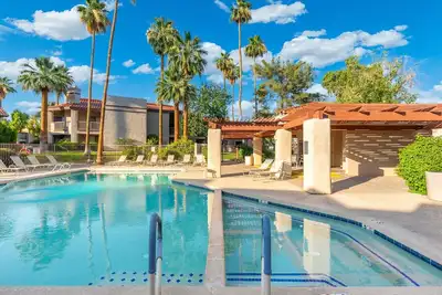 Image de Central 2br Condo Near Golf, Shopping & Nightlife