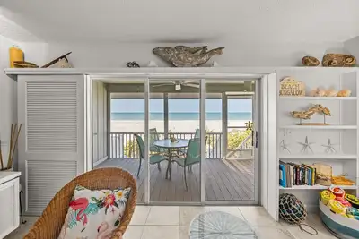 Image de Seagrape 11 - 3 Bed / 3 Bath - Gulf Front - Sleeps 6 - South End of the Island