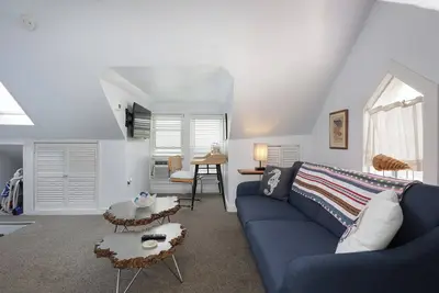 Image de Charming Sea Bright 1br Condo - Private Deck, Ocean Views, Beach Badges & More!