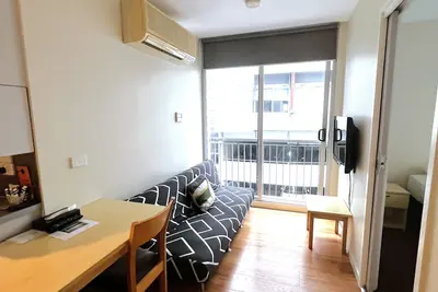 Image de Modern 1br Apartment | Queen Bed + Sofa | Central Melbourne Stay