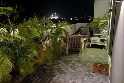 Image de Serene ocean & nature view retreat