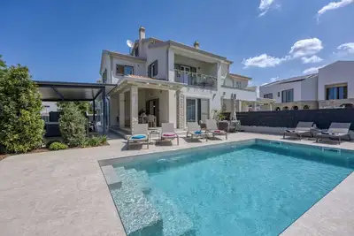 Image de Villa Aria with heated Pool and Whirlpool, Poreč, Croatia