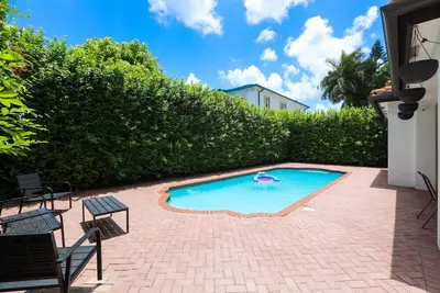 Image de Miami Home w/Private Pool -15min from Kendall Exec Airport - Wifi - Free Parking