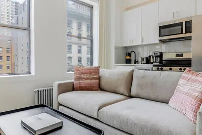 Image de Blueground | Midtown West, washer/dryer, nr Central Park