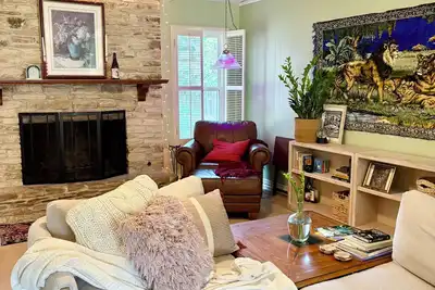 Image de Spacious South Austin Retreat w/Lush Backyard, Pet-Friendly, Long Stays Welcome!