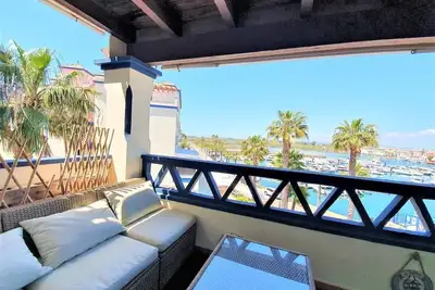 Image de El Faro Iii Apartment
