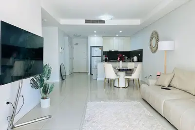 Image de Jc Home in Mascot, parking available