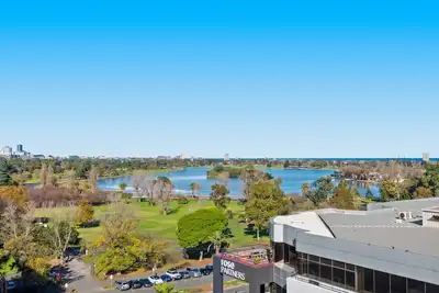 Image de Split-Level 2br with City-View and Separate Study