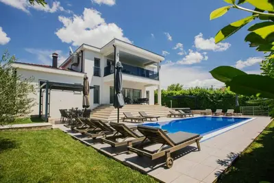 Image de Villa Antonija-Makarska by Villas Guide