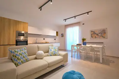 Image de New spacious and modern apartment with citrus-scented Aeolian Islands view