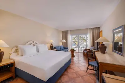 Image de Fun for the Whole Family l 4 Pool-view Rooms, Kids Club, Spa & Dining Options