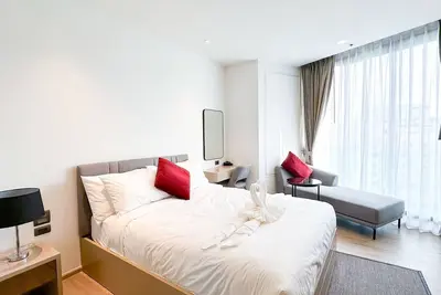 Image de Chambre élégante avec piscine sur le toit – Le meilleur de Pattaya