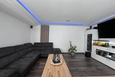 Image de Maison proche du circuit Le Mans avec spa
