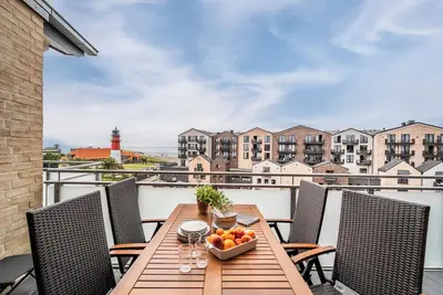 Image de Arrive. Breathe a sigh of relief. Enjoy the view - your penthouse dream at Büsum harbor