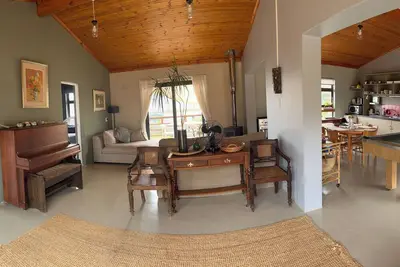 2 cottages - hot tubs, fireplaces, pool table, sea views, mountain views, wi-fi