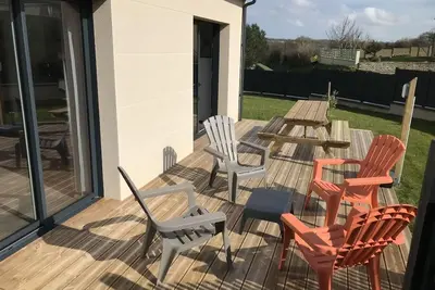 Image de Gîte Moderne avec Jardin, Près de la Plage - Accès Internet et Parking Inclus