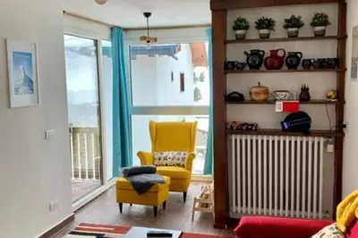 Image de Cosy mountain apartment steps from the ski slopes – sleeps 4