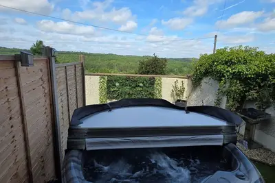 Image de Wyldwood Cottage - Dog-Friendly w/Hot Tub Views
