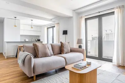 Image de Blueground | Alvalade, balcony, nr Campo Pequeno