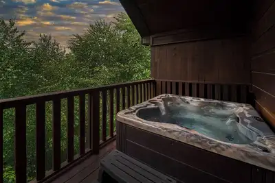Image de Only Dreamin: Hot Tub, Romantic, Value Cabin