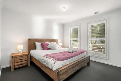 Image de Family-Friendly 4br Mount Duneed Manor