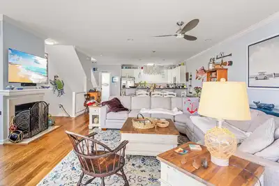 Image de Whale of a Time - Waterfront Stay for 10 with Resort-style Amenities