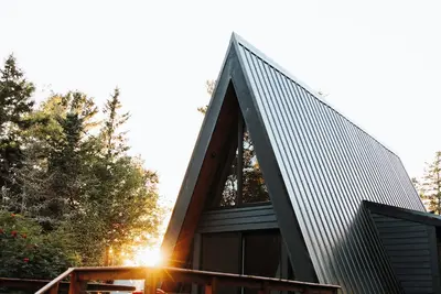 Image de The Sugar Shack, a cozy A-Frame cabin located outside Sussex, New Brunswick.