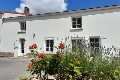 Image de Gite O Pré'Vert, Gite Ô Pré'Vert. Location touristique au Poiré Sur Vie en Vendée. Gite pouvant accu
