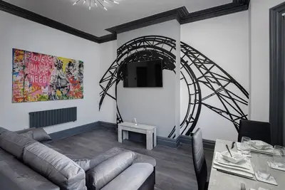 Image de Loft Apartment 2-Moderne-Appartement-Douche-Vue sur Rue