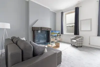 Image de Spacious 3 Bedroom Flat-Appartement-Salle de bain privée séparée