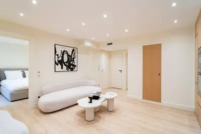 Image de Cocoon’in Cannes Martinez *****