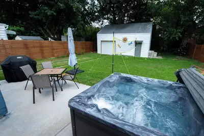 Image de Hot Tub Hideaway