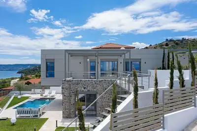 Image de Design villa with immaculate views in Theologos