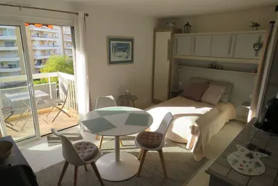 Image de Studio cosy avec parking100 m de la plage