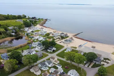 Image de Vintage Cottage by the Sea - Walking Distance to the Beach - Old Lyme