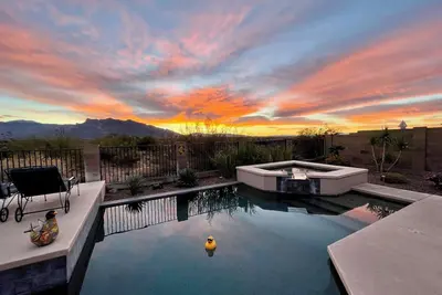 Image de Premier Hikers, bikers paradise-Breathtaking view home with pool, spa & more