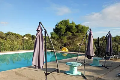 Image de Homerez - Villa élégante à Mouriès avec vue sur la montagne et piscine privée