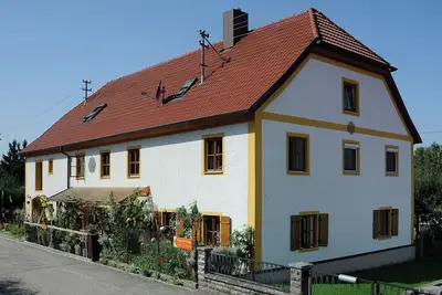 Image de Quiet apartment with a view of the Inn, for a cozy stay.