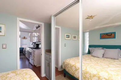 Image de Barefoot 101 Haven * One Block to Beach* 2Bed1Bath