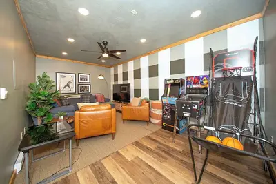 Image de Hot Tub | Game Room | King Beds | Family Friendly