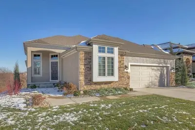 Image de Make yourself at home in this fully furnished 4-bed, 3-bath home