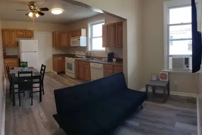 Image de 2 bedroom, Walk to Beach, Boardwalk, Shops. Apt 2r