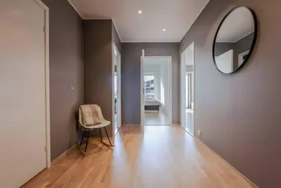 Image de Sunny penthouse - central and close to the airport
