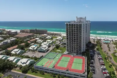 Image de Beachfront Vacay 2 Bedroom 2 bath