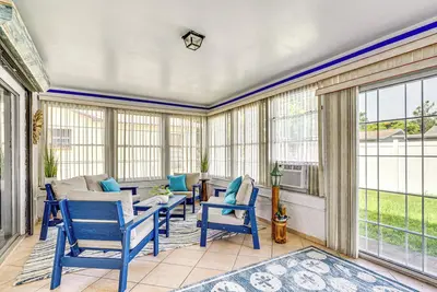 Image de 6 Mi to Hudson Beach: Port Richey Home w/ Patio!