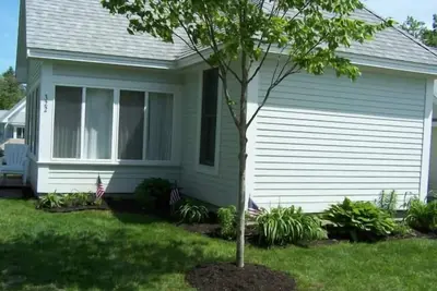 Cottages at Summer Village, fully furnished cottage, Wi-fi, heated pools, hot tub